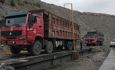 露天煤礦移動式地磅使用中